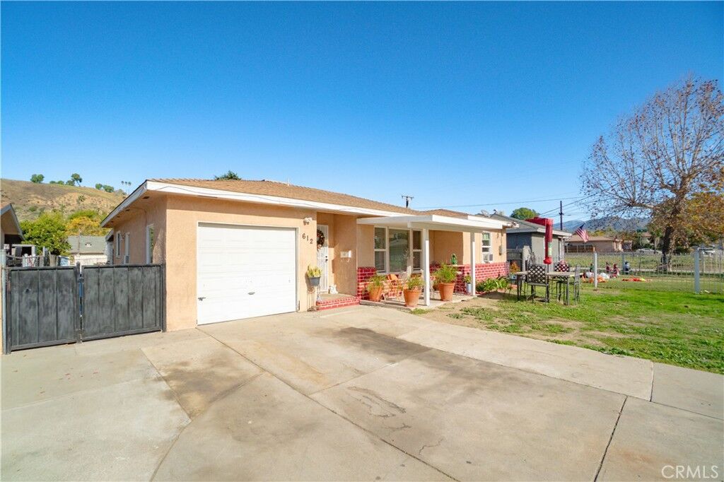 Property Photo:  612 W 36th  CA 92405 
