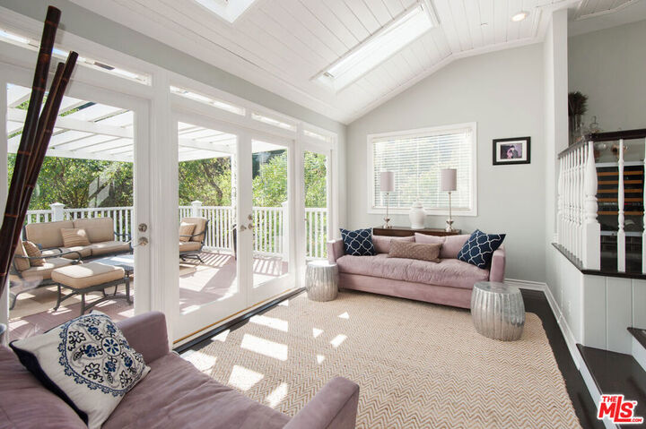 Property Photo:  7120 Pacific View Drive  CA 90068 