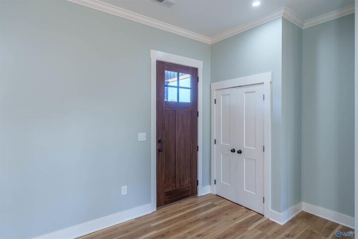 Property Photo:  687 Oakview Circle  AL 35645 