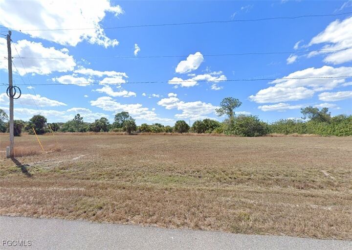 Property Photo:  4024 NE 17th Avenue  FL 33909 