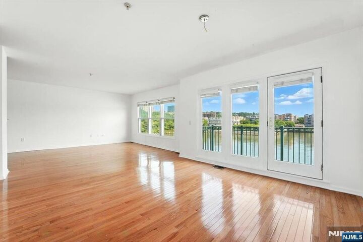 Property Photo:  252 The Promenade 9-252  NJ 07020 