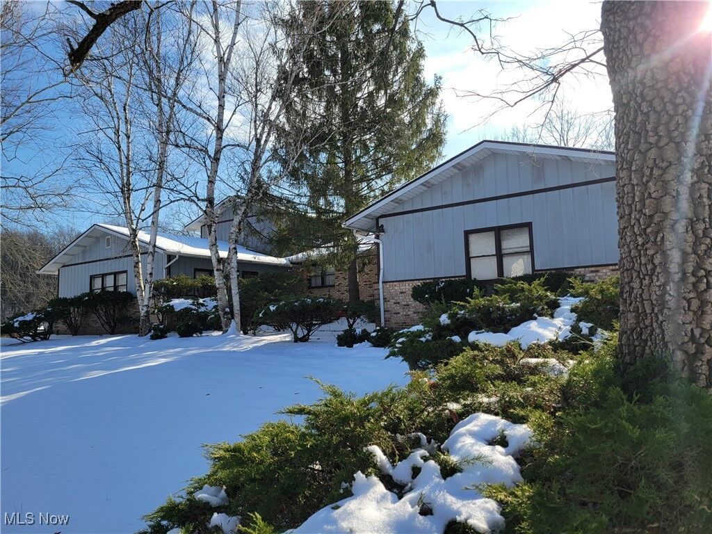 Property Photo: 1552 Jacobs Lane OH 44240