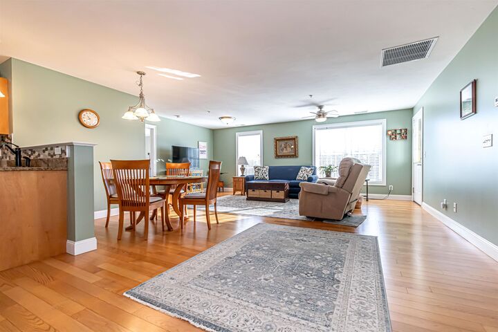 Property Photo: 6 Stearns Lane NH 03054