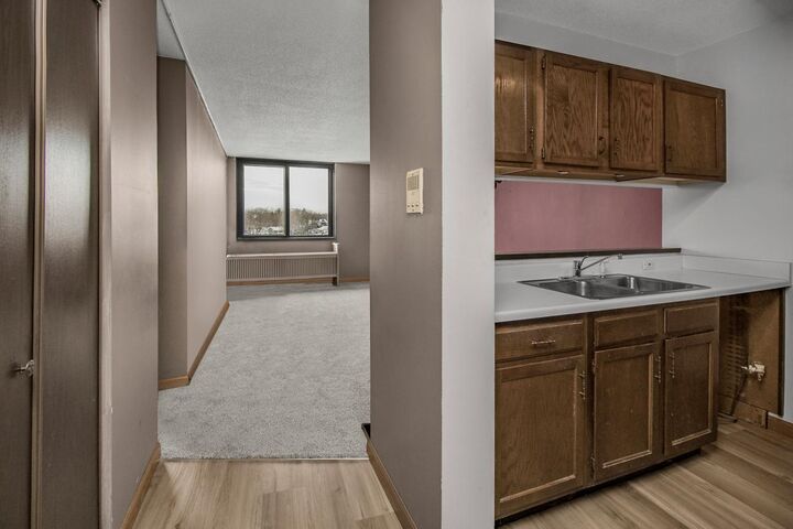 Property Photo:  1181 Edgcumbe Road 406  MN 55105 