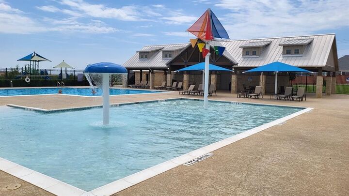 Property Photo: 9437 Walnut Cove Drive TX 76108