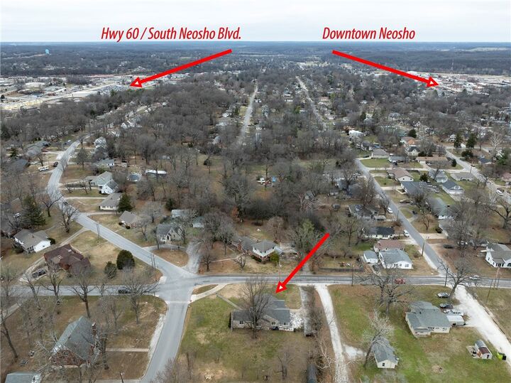 Property Photo:  1201 Oak Ridge Drive  MO 64850 