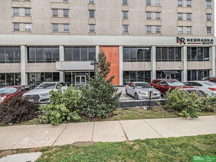 Property Photo: 105 N 31 Avenue 702 NE 68131