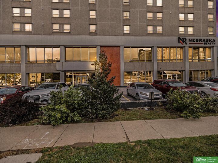 Property Photo:  105 N 31 Avenue 702  NE 68131 