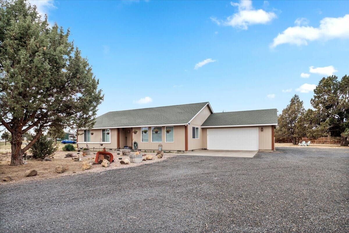 Property Photo: 13344 SW Peninsula Drive OR 97760