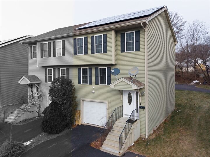 Property Photo:  83 Massasoit Rd  MA 01604 