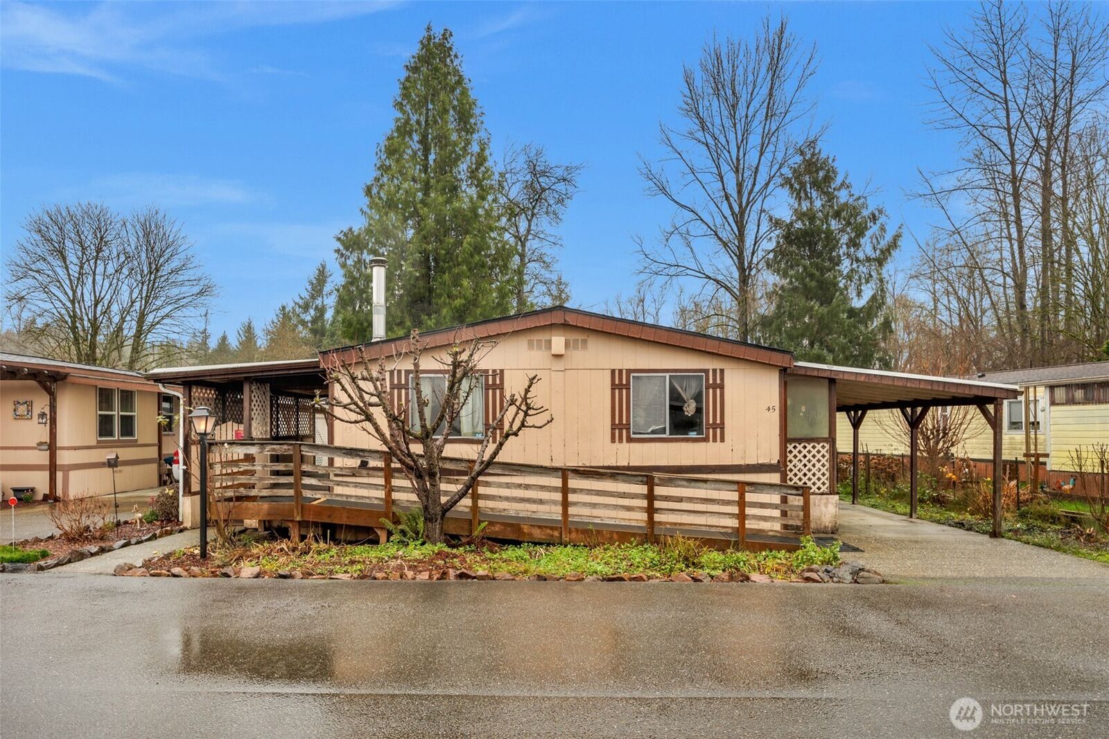 Property Photo: 212 Old Owen Road 45 WA 98294