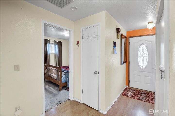 Property Photo:  13327  Beverly Park Road  WA 98087 