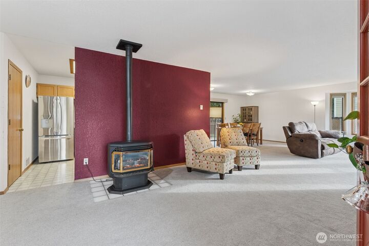 Property Photo:  828  Livingston Street NE  WA 98516 