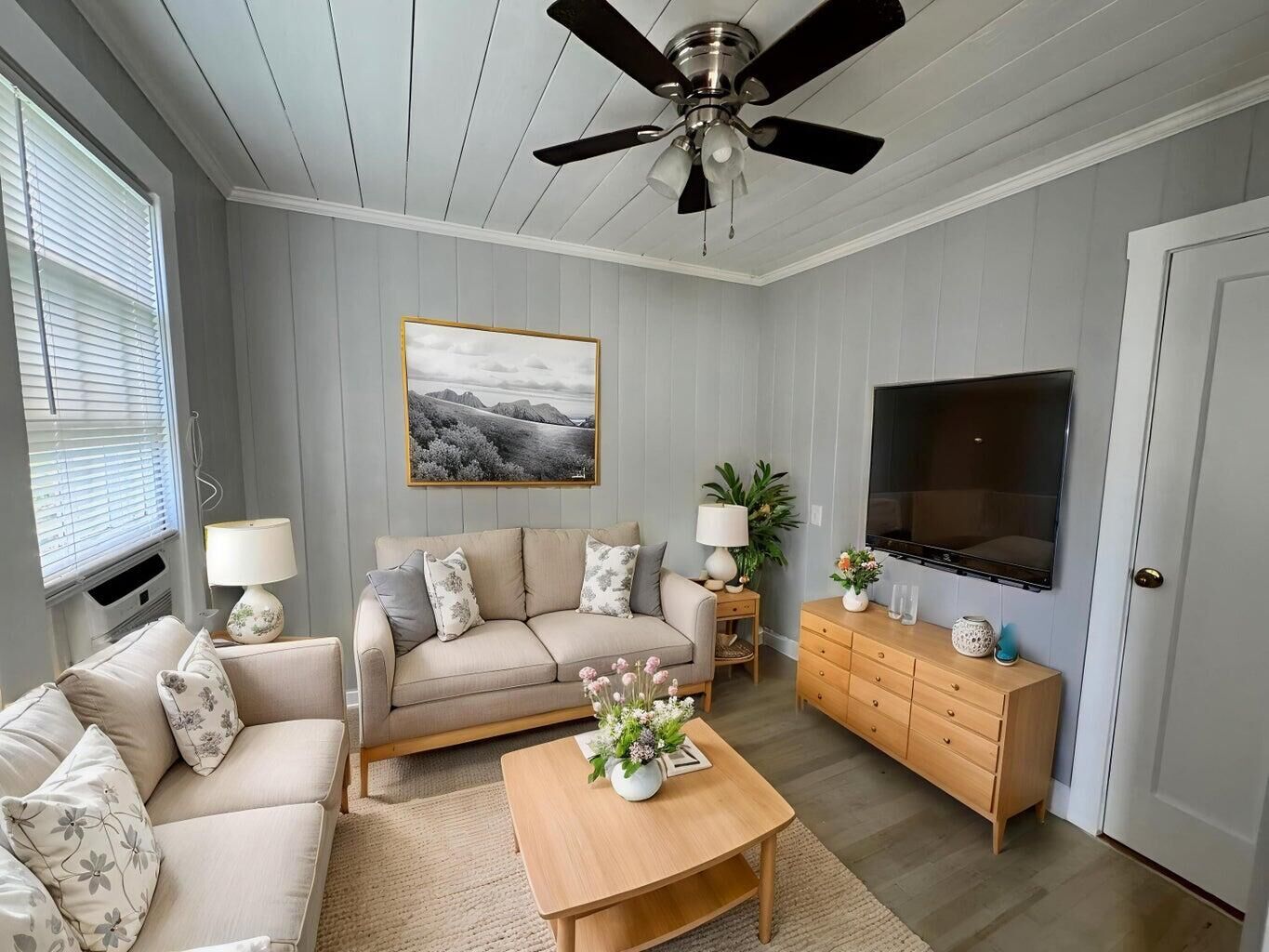 Property Photo: 200 Park Avenue 2 FL 33403