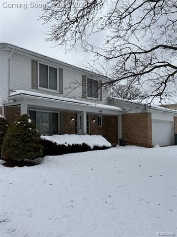 Property Photo:  898 Portsmouth Drive  MI 48084 