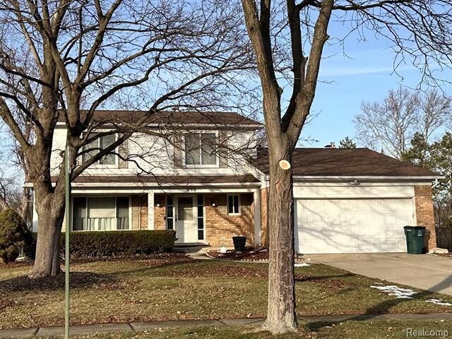 Property Photo:  898 Portsmouth Drive  MI 48084 