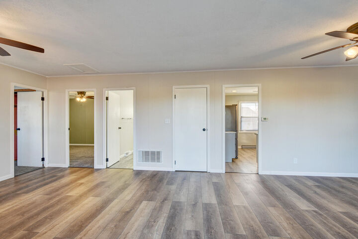 Property Photo: 3325 Avenue I IA 51501