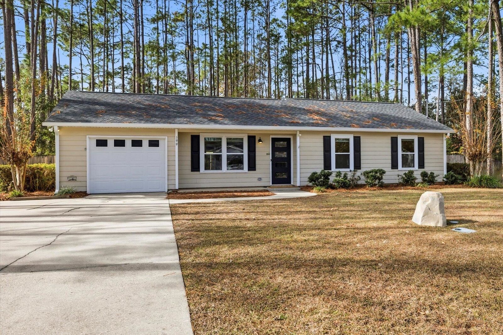 Property Photo: 199 Fox Run Circle FL 32327
