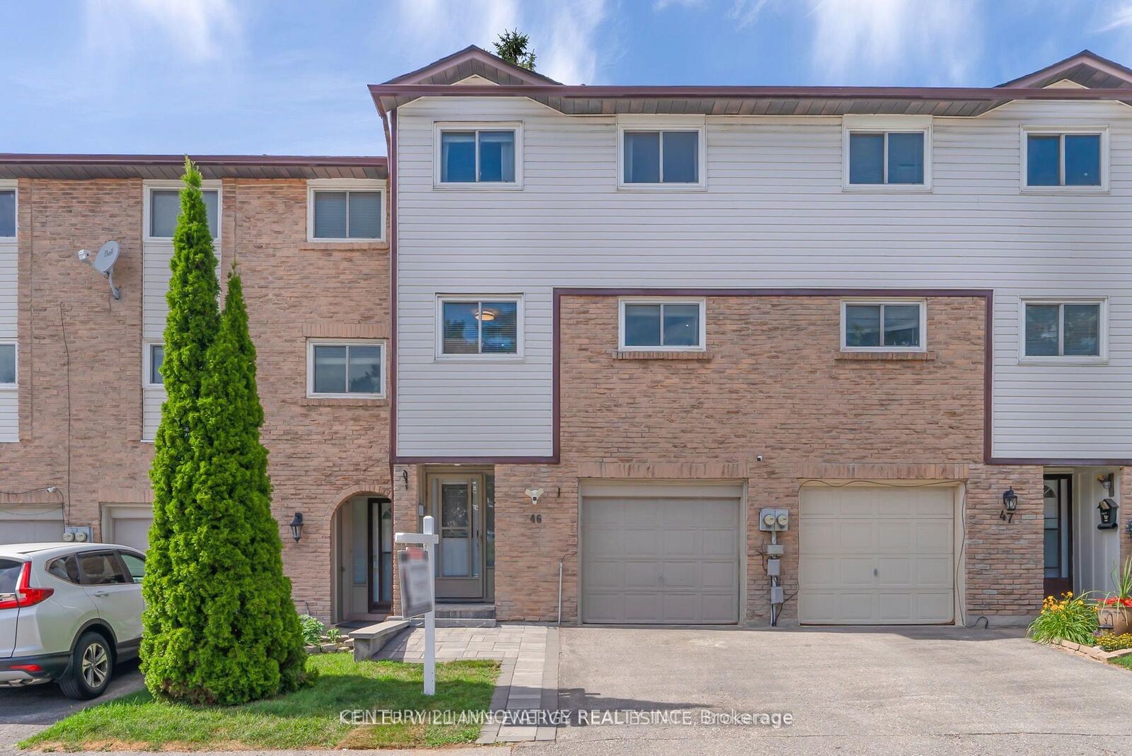 Property Photo:  1330 Trowbridge Drive E 74  ON L1G 7R7 