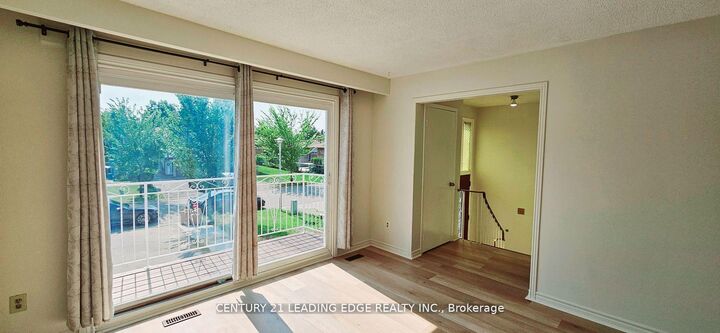 Property Photo:  39 Mallard Crescent Upper  ON L6S 2T7 