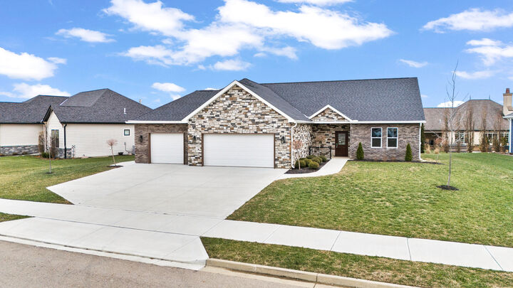 Property Photo: 1050 Rosenthal Drive OH 45373