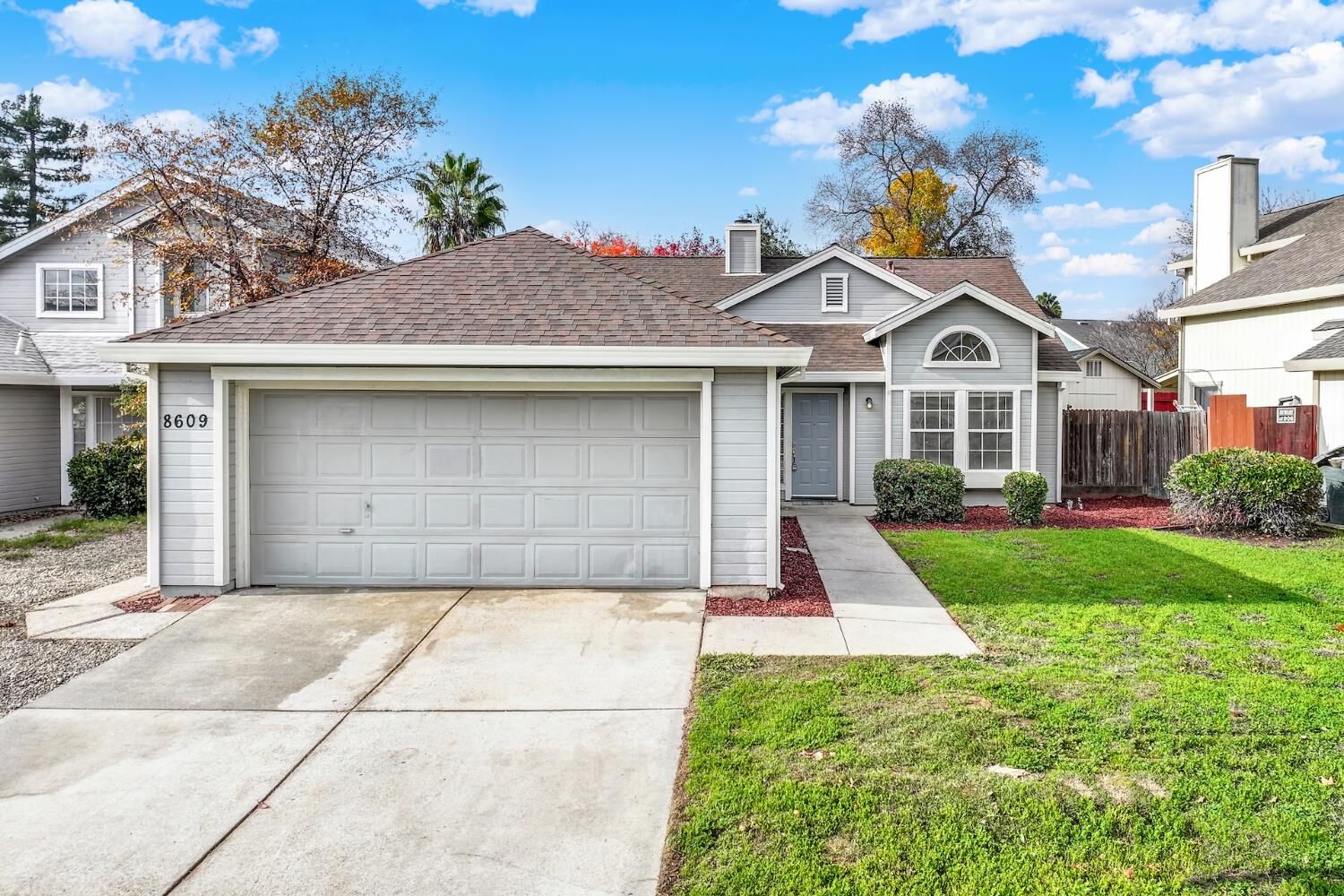 Property Photo: 8609 Valley Rim Way CA 95843