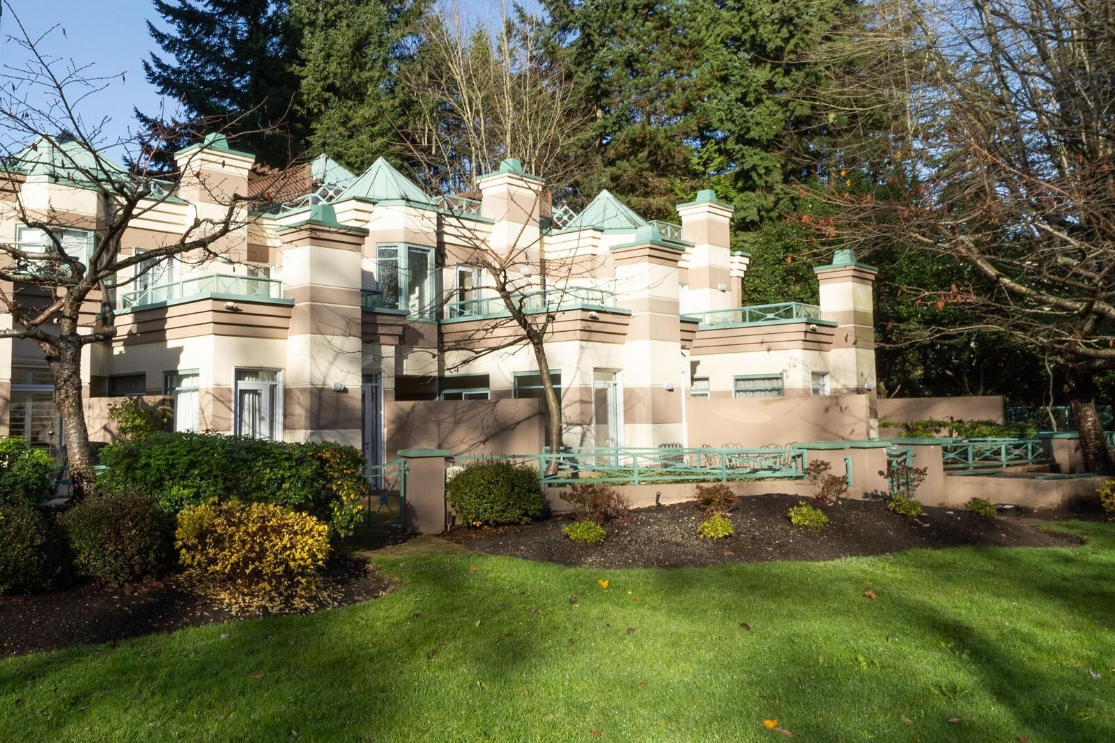 Property Photo:  364 Taylor Way  BC V7T 2Y2 