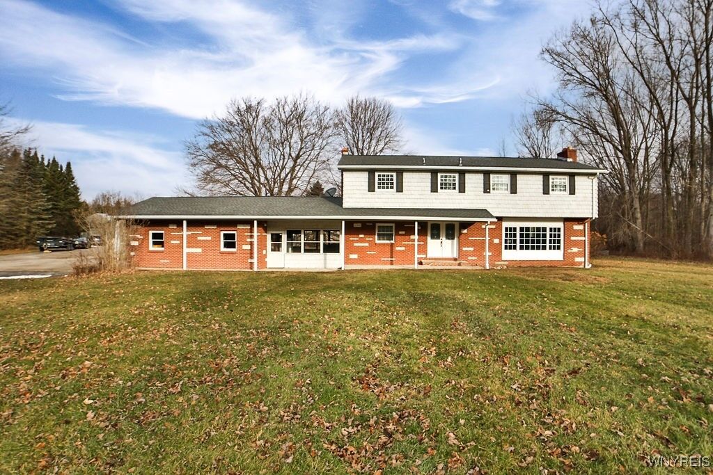 Property Photo:  555 Ransom Road  NY 14072 