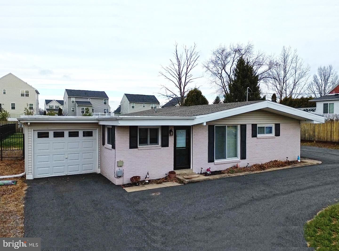 Property Photo:  2403 N Charlotte Street  PA 19464 