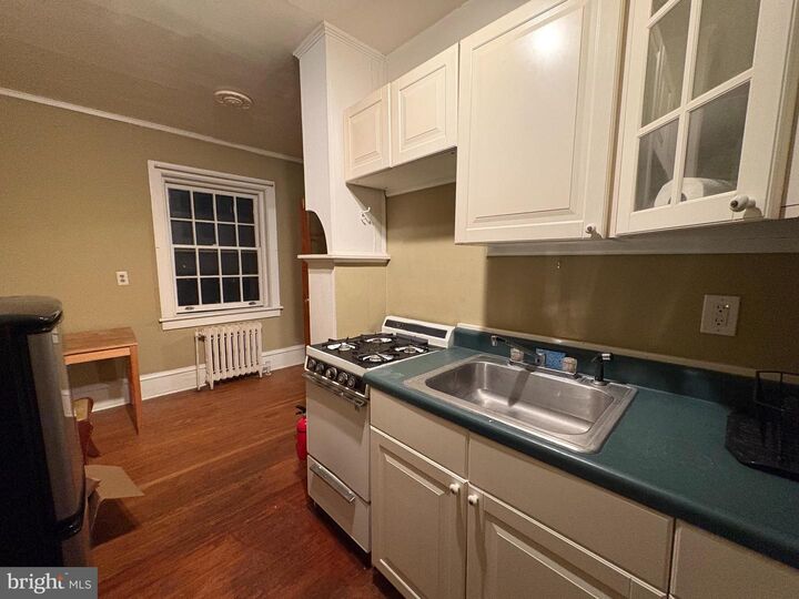 Property Photo:  210 E Maple Avenue B10  NJ 08109 