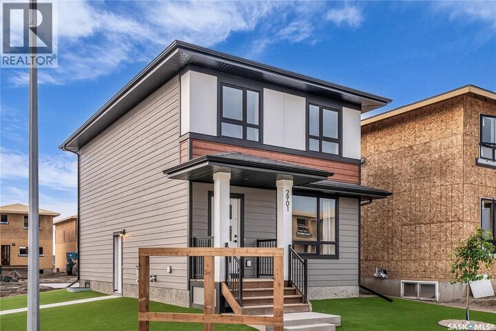 Property Photo:  2901 Rosewood Drive  SK S7V 2A4 