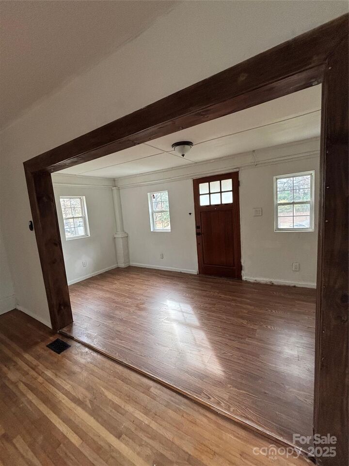 Property Photo:  244 W Kingston Avenue  NC 28203 