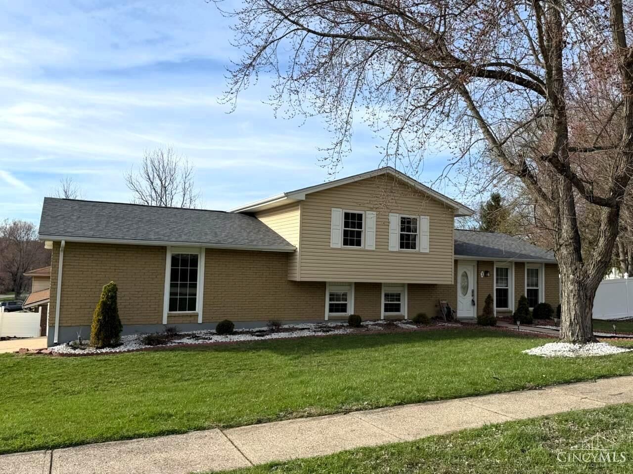 Property Photo:  1 Pinehurst Court  OH 45014 