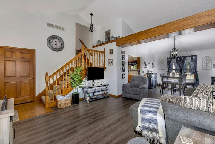 Property Photo:  425 Heritage Place  OH 45067 