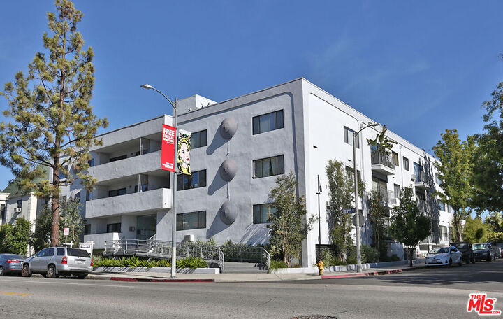 Property Photo:  1930 N Vermont Ave  CA 90027 