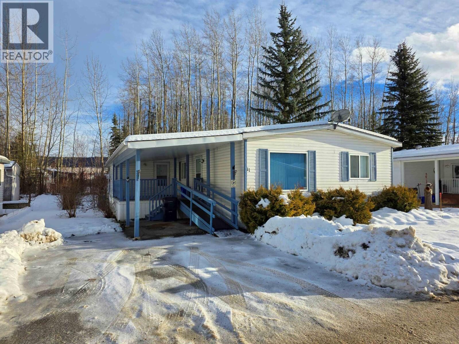 Property Photo: 2121 Balsam Avenue 11 BC V2J 5J3