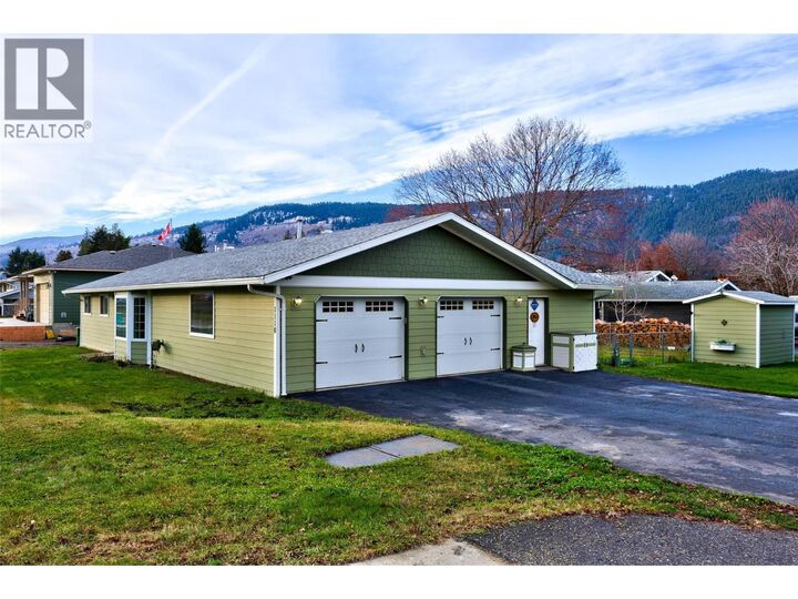 Property Photo:  1110 Second Avenue  BC V0E 1M0 