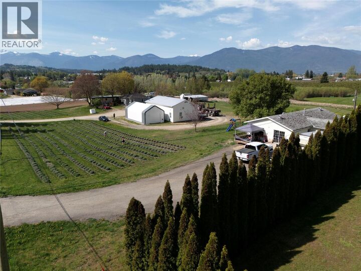 Property Photo:  105 36 Avenue  BC V0B 1G1 