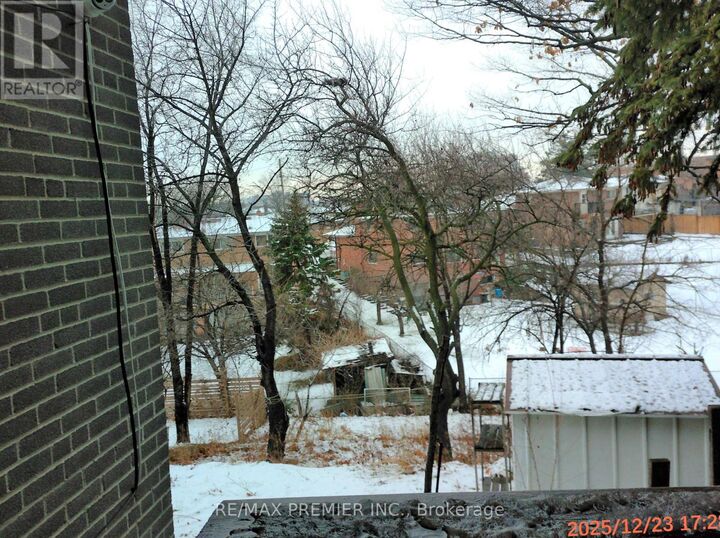 Property Photo:  35 Faulkner Crescent  ON M9M 2B9 