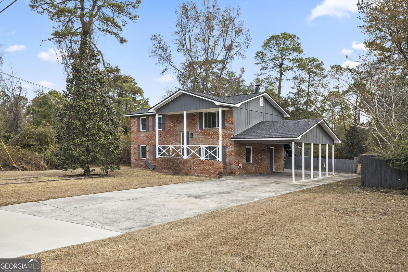 Property Photo:  1040 Live Oak Drive  GA 31313 