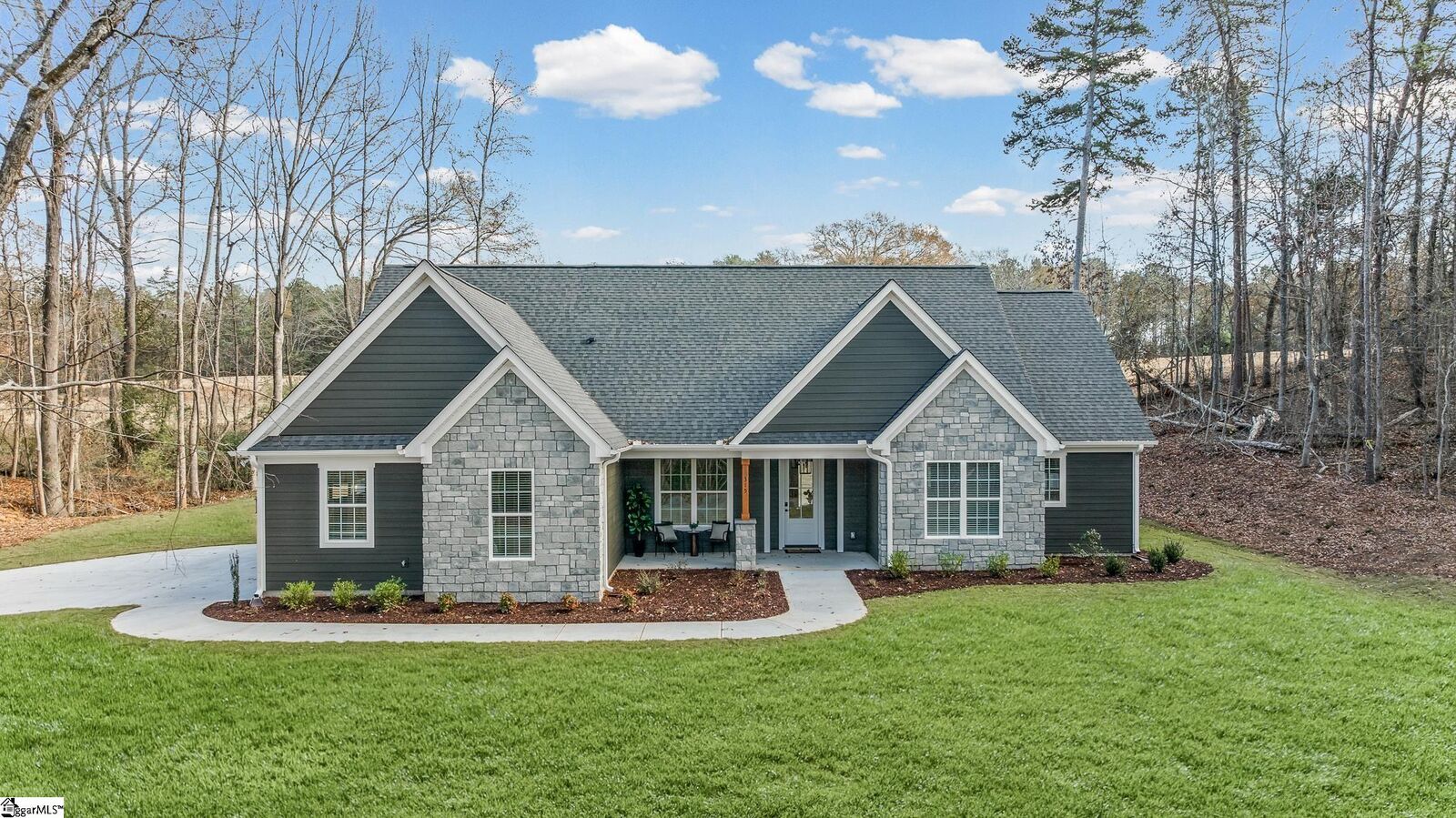 Property Photo: 315 Lakefront Drive SC 29626-0000