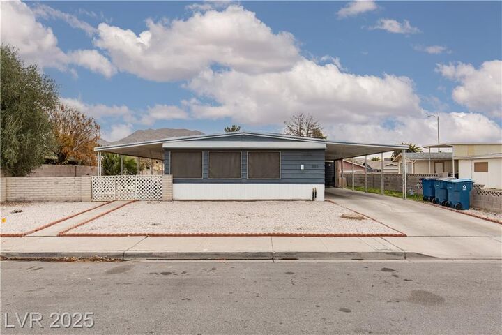 Property Photo: 330 Sir Richard East Drive NV 89110