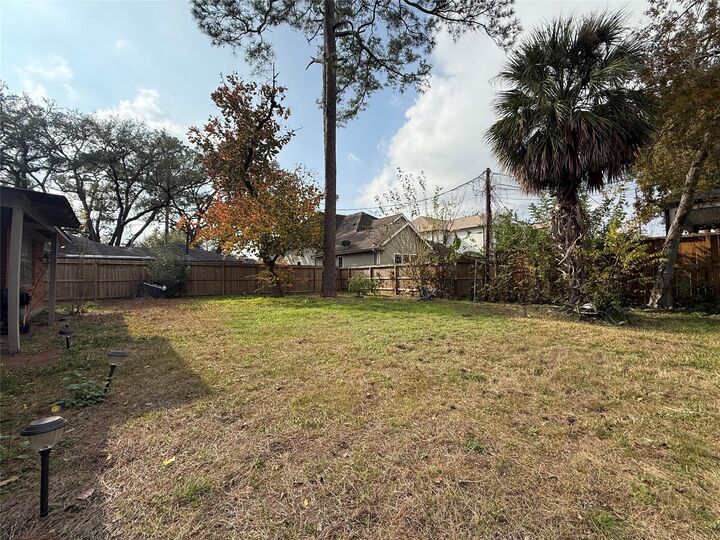 Property Photo:  4825 Ella Boulevard  TX 77018 