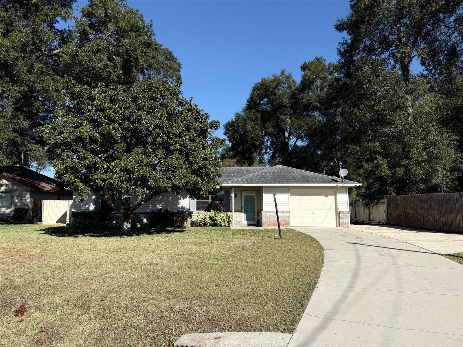 Property Photo: 3401 NE 42 Place FL 34479