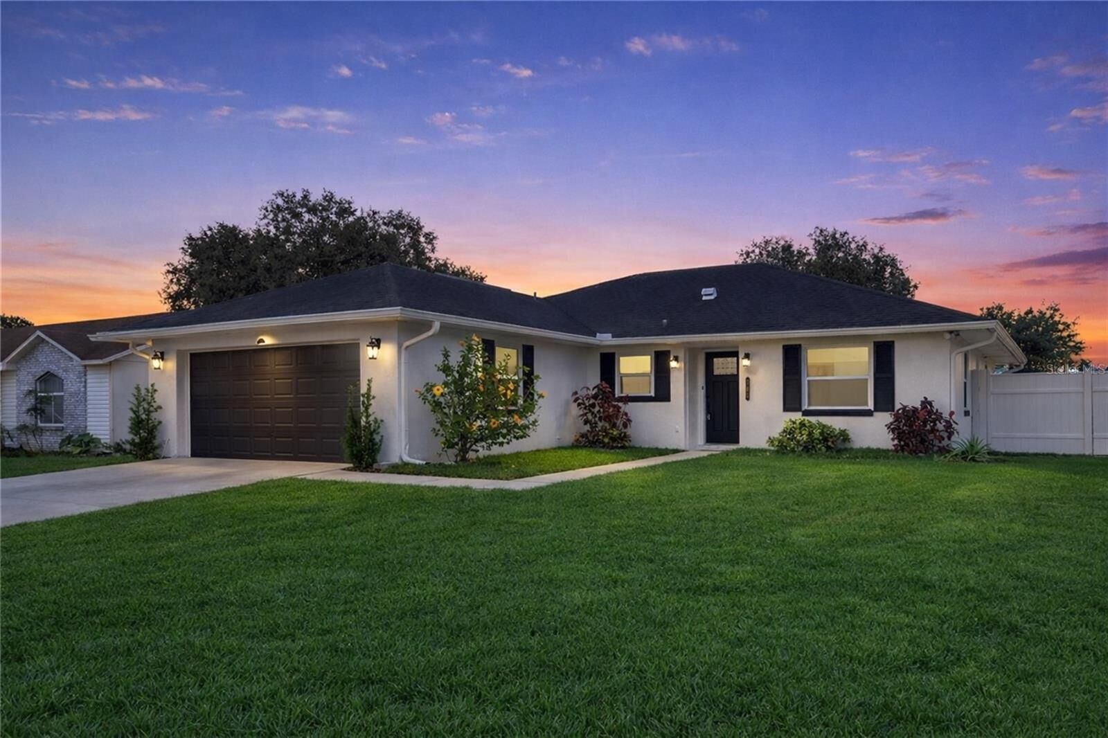 Property Photo:  761 Leonardo Court  FL 34758 