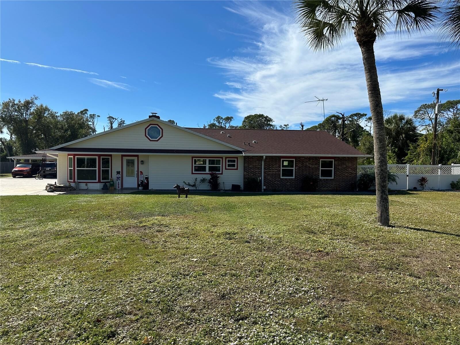 Property Photo:  1181 Larchmont Drive  FL 34223 