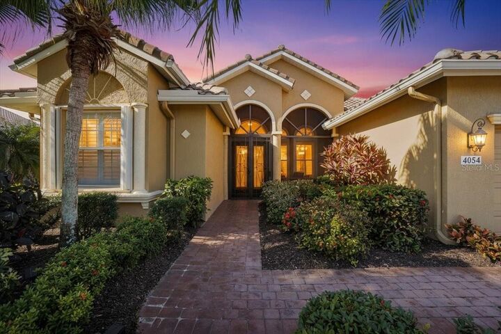 Property Photo:  4054 65th Place E  FL 34243 