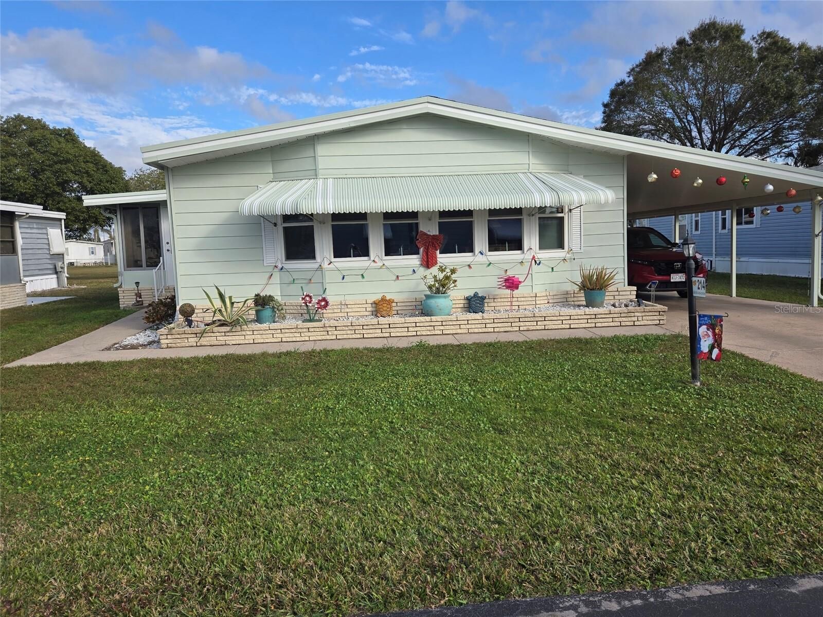 Property Photo: 214 Green Meadow Drive FL 33884