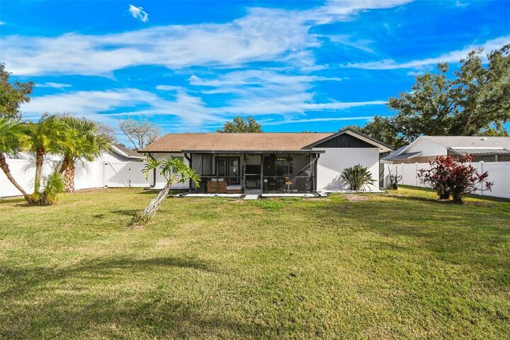 Property Photo:  1729 Lake Crest Avenue  FL 33510 