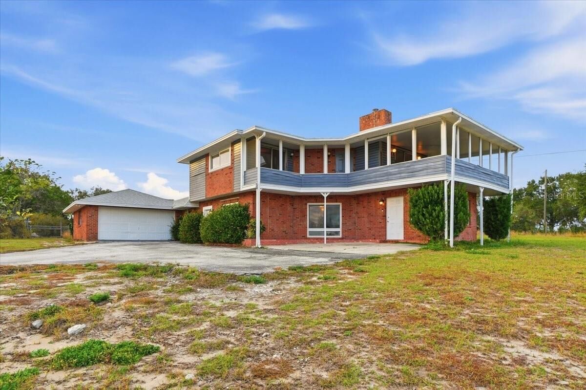 Property Photo: 8837 Oakwood Drive FL 33898